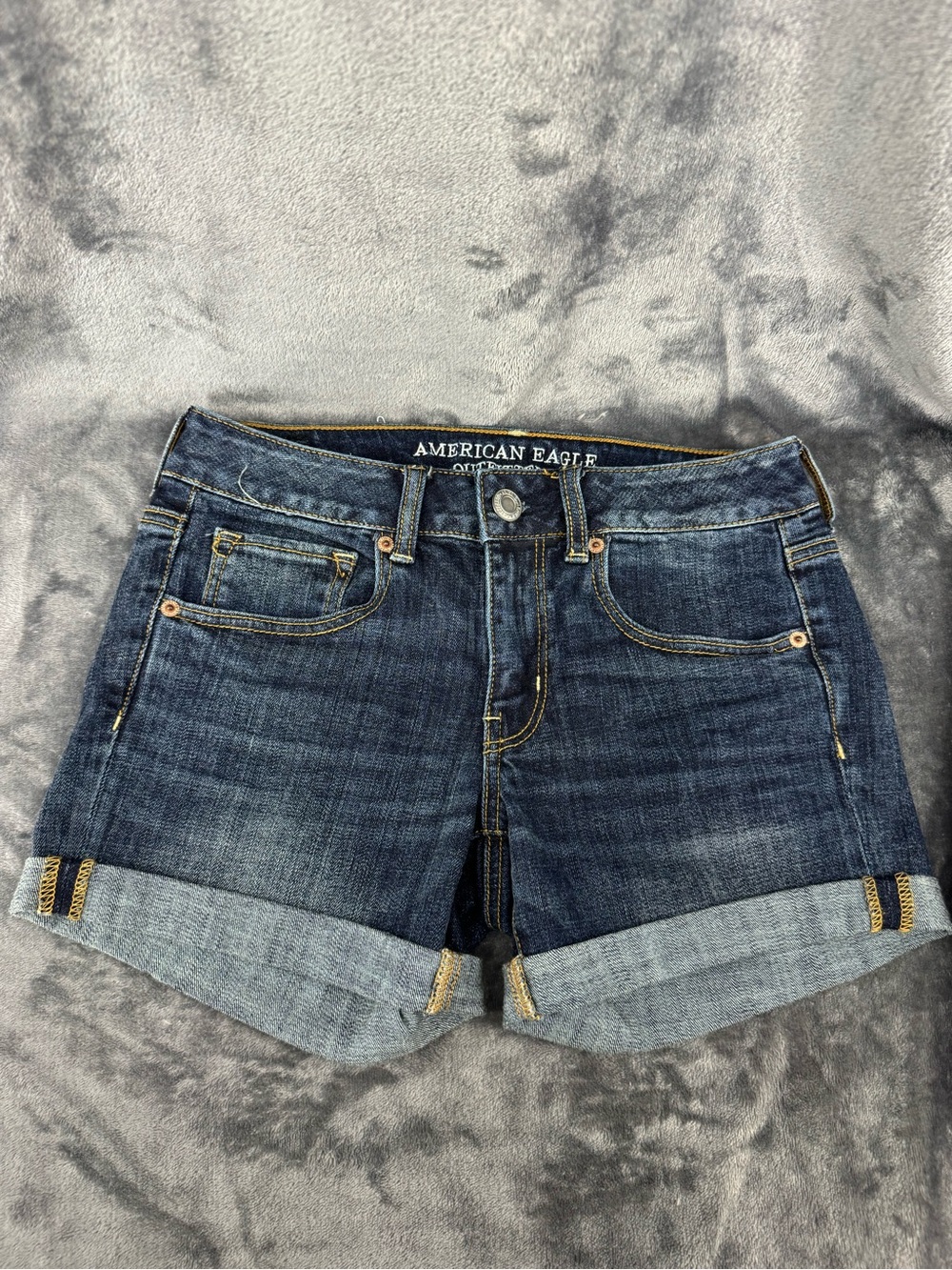 American Eagle AEO Midi Dark Wash Denim Rolled Raw Hem Short Size 6